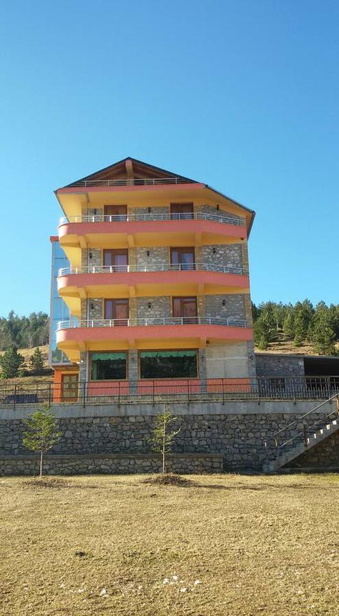 Lura Hotel Fushe-Lure المظهر الخارجي الصورة
